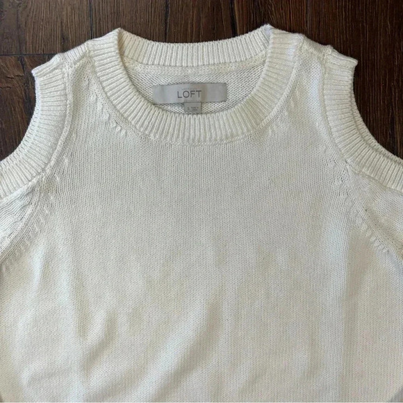 LOFT ivory cold shoulder sweater SZ SM - Picture 2 of 4